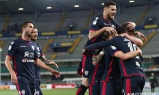 九游中国-卡利亚里遭遇一场大败，输给萨索洛