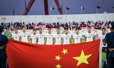 九游娱乐网页-小组赛胜利后，马赛球迷欢欣鼓舞