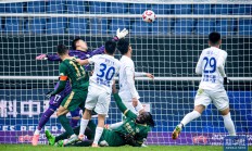 九游APP-浙江队在比赛中苦战取胜，实现逆袭