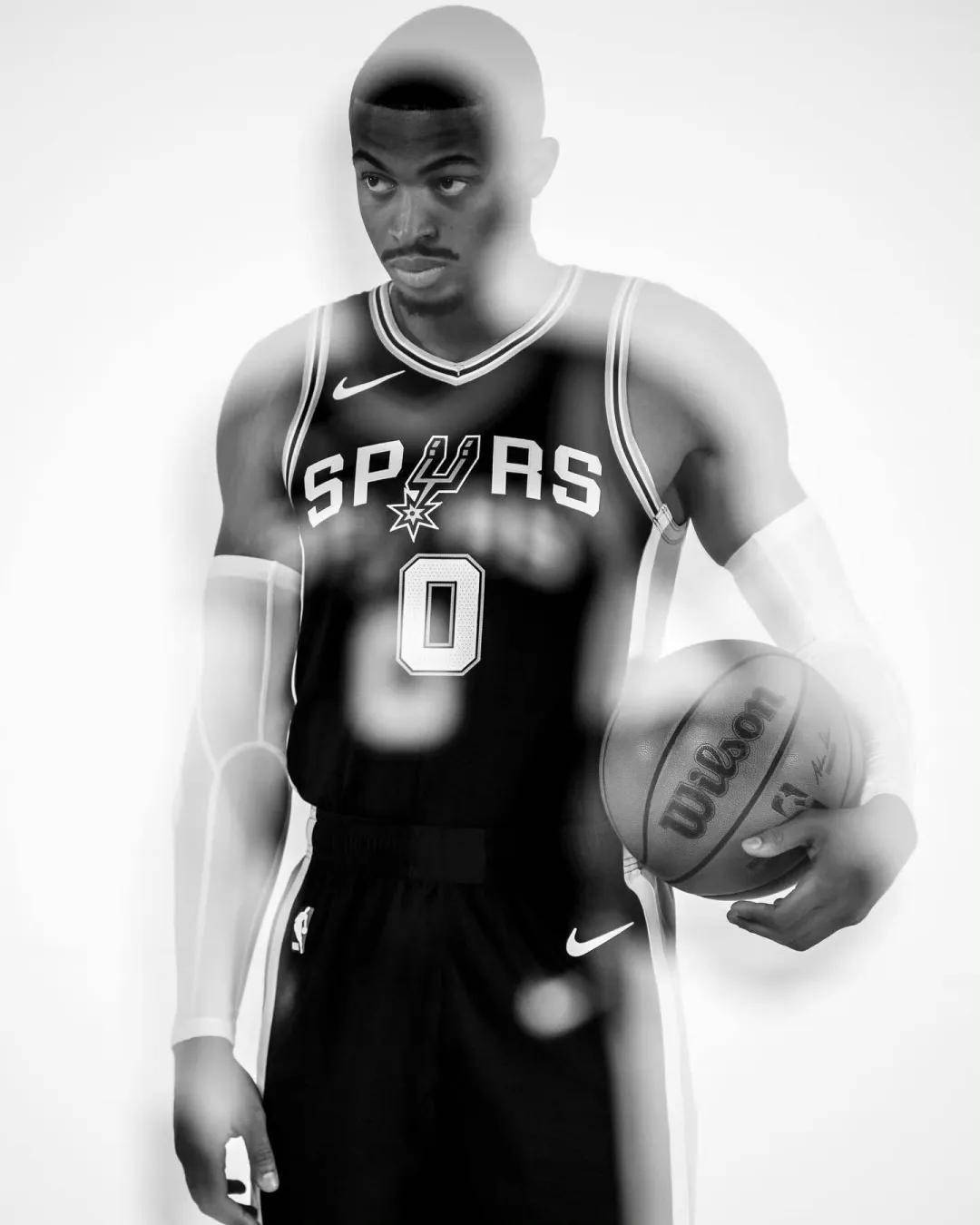 马刺老将状态稳定，为球队带来安定的简单介绍