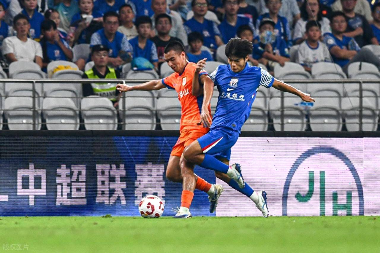 中超主场战绩不佳,球迷高呼要球队改变战术 中超主场战绩不佳,球迷高呼要球队改变战术