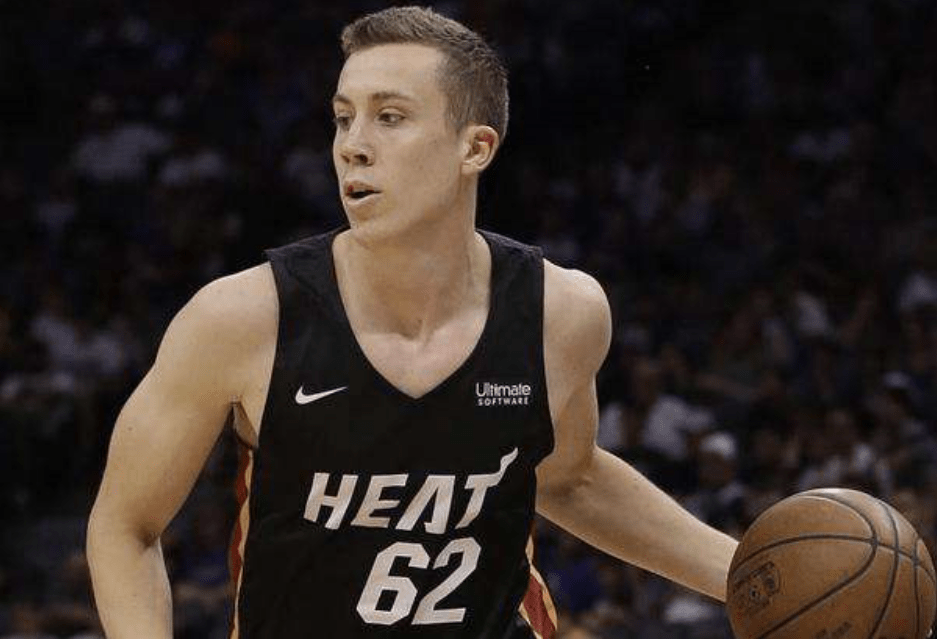 包含双星对决：对手力量相当，胜负难预料的词条