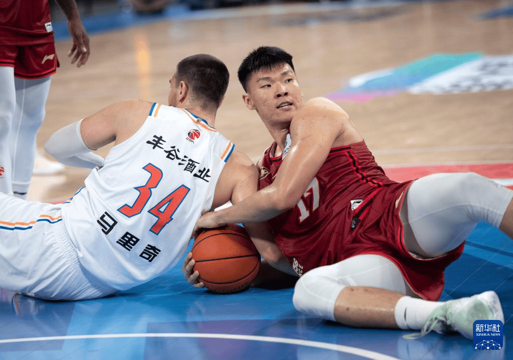 关于北京首钢队大胜新疆队,取得三连胜的信息 关于北京首钢队大胜新疆队,取得三连胜的信息