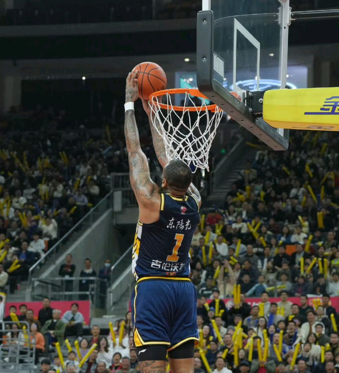 广东队惊险抢下胜利，保持不败纪录的简单介绍