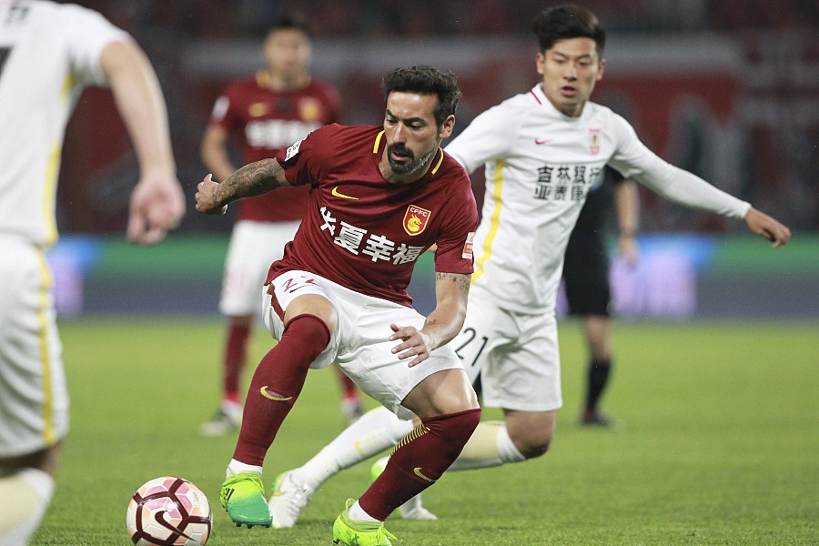 包含黄海备战对手，力保不败的势头的词条