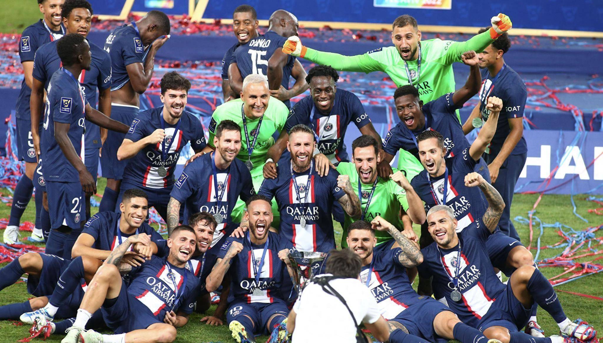 包含巴黎圣日耳曼中场发挥出色，助球队取胜的词条