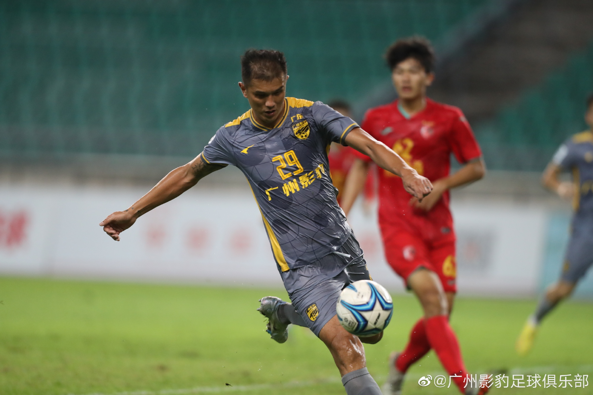 反击之战:广东日之泉对决广州城的简单介绍 反击之战:广东日之泉对决广州城的简单介绍