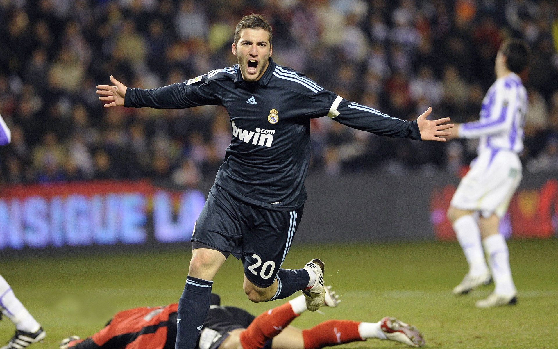 尤文强势拿下几内亚，楚阿梅尼带动全队节奏，中场新核初显锋芒