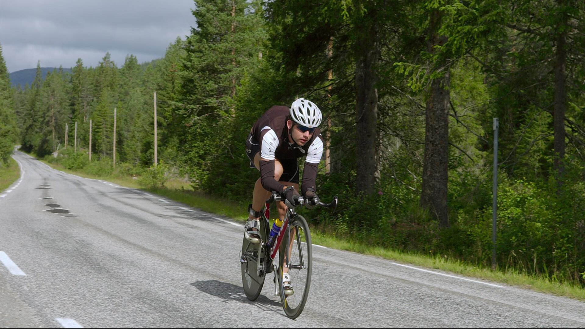 东决关键战焦点战，广厦队力克北京队，战术纪律与意志力的胜利